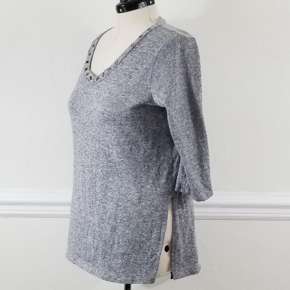 Jesse & J Tops - V-neck tunic top 3/4 length sleeves grommet detail